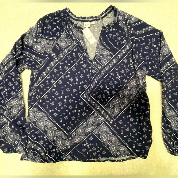 EC GAP Long Sleeve Ruffle Neck Bandana Print Top - Picture 4 of 5
